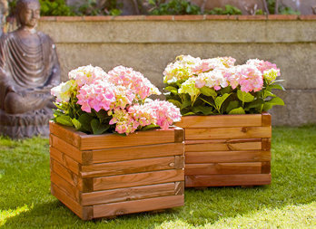 Jardinera cuadrada de madera tratada con autoclave 3 y tintada de color marrón