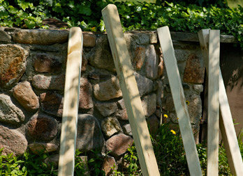 Poste cuadrado torneado de madera de pino